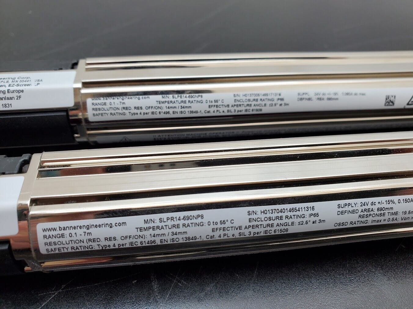 2x Banner SLPE14-690NP8 690mm Safety Light Curtain 69 Beam Emitter Receiver 7m