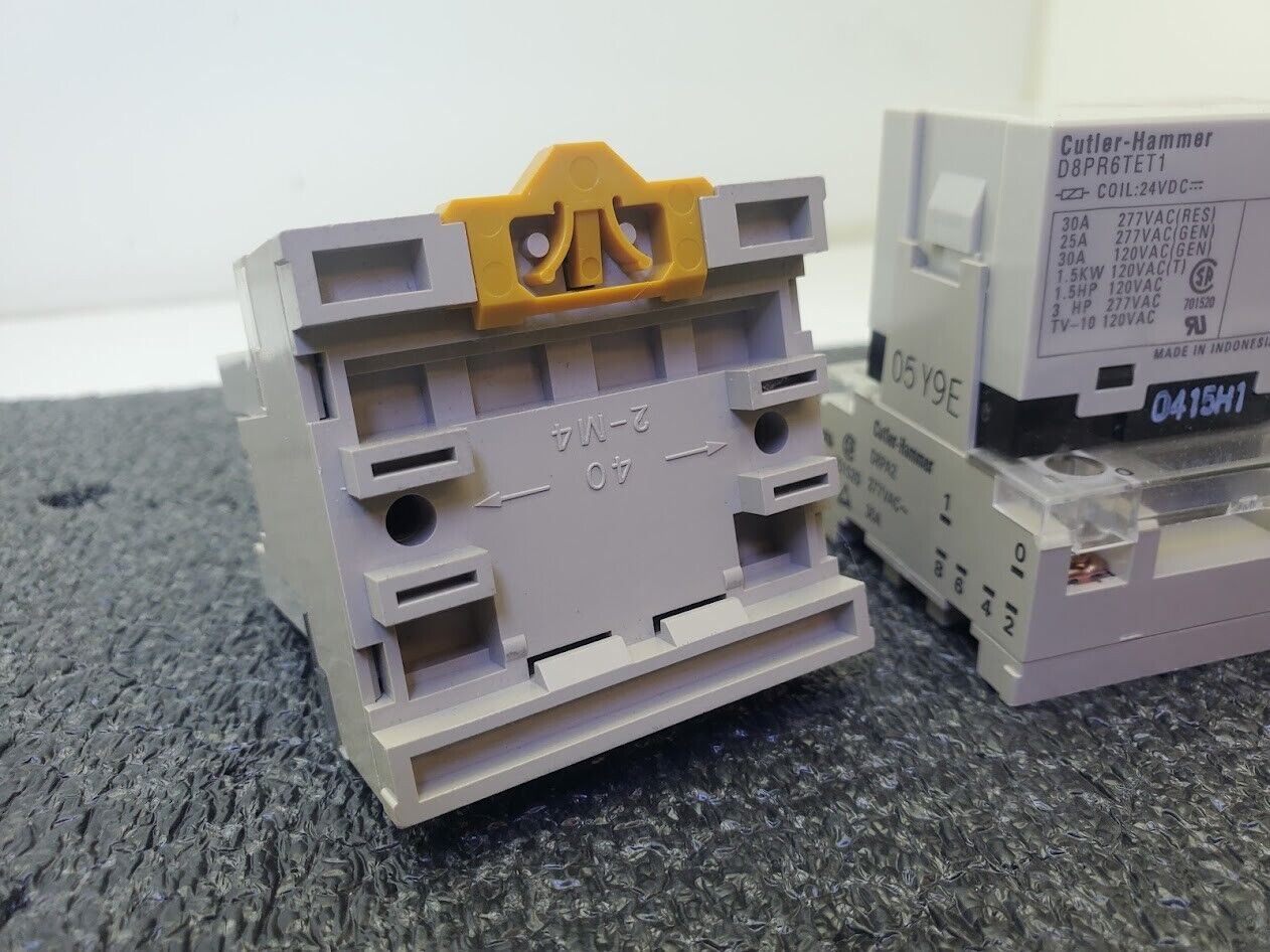 2x Cutler Hammer 24VDC Coil D8PR6TET1 120-277V 30A General Purpose Relay