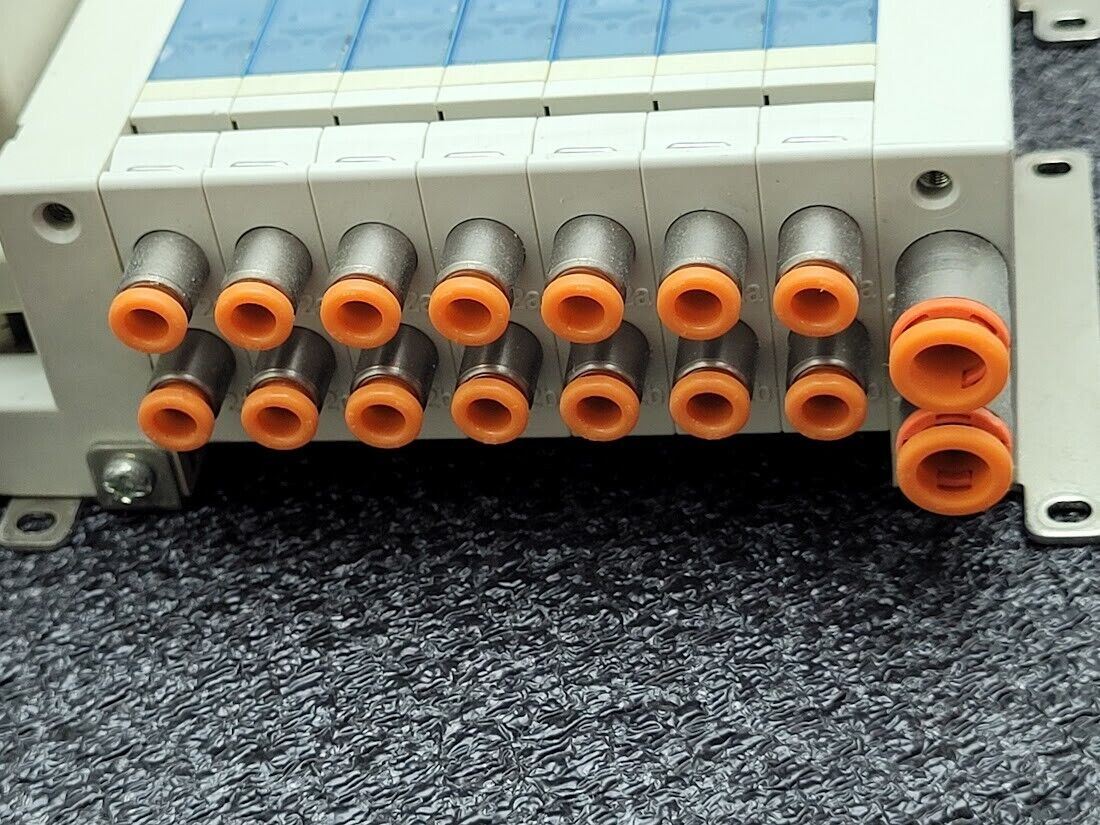 3 Valve Block Lot with 7x SMC V110T-D5NCZ-N3 Solenoid Valve 1/4" input 4mm out