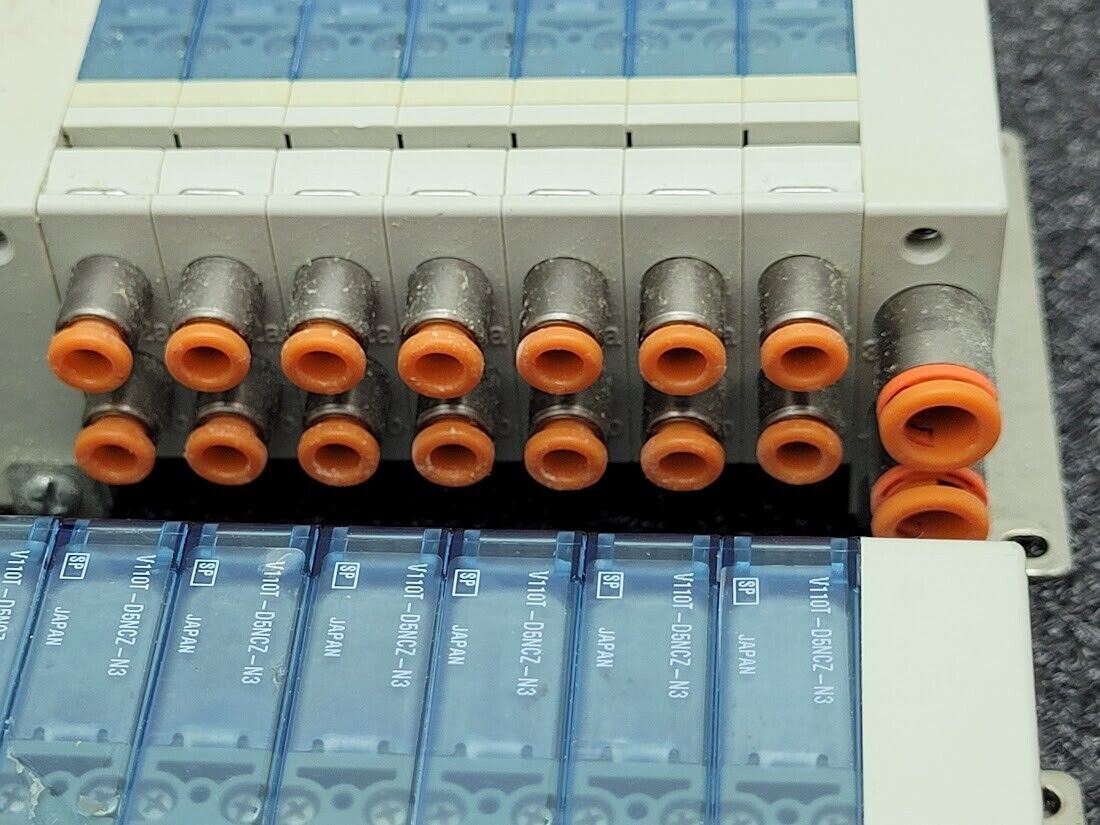 3 Valve Block Lot with 7x SMC V110T-D5NCZ-N3 Solenoid Valve 1/4" input 4mm out