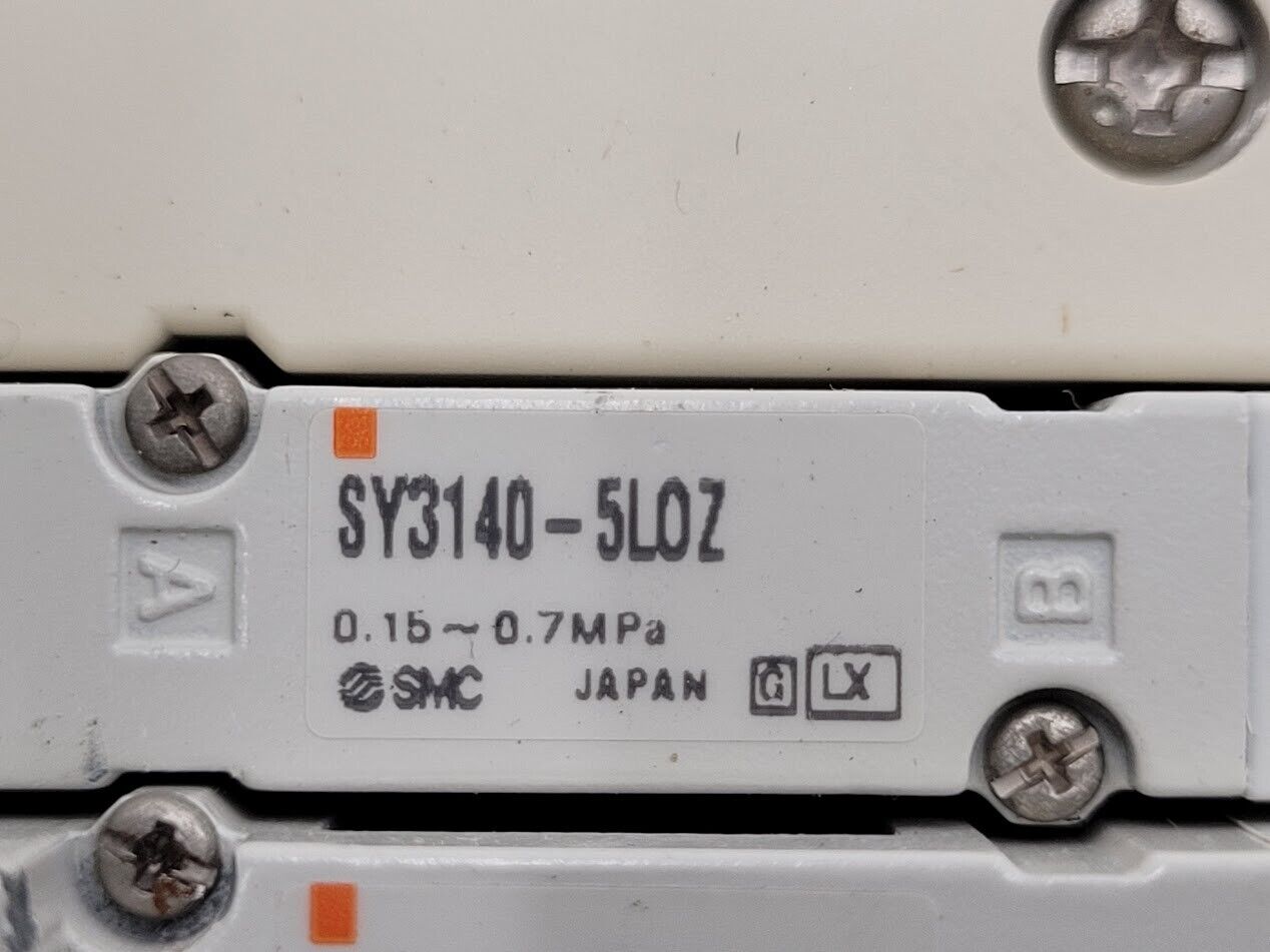 2x SMC Valve Block Solenoid Manifold SV1A00-5FU SV1100-5FU 24VDC 26 Valves Lot C