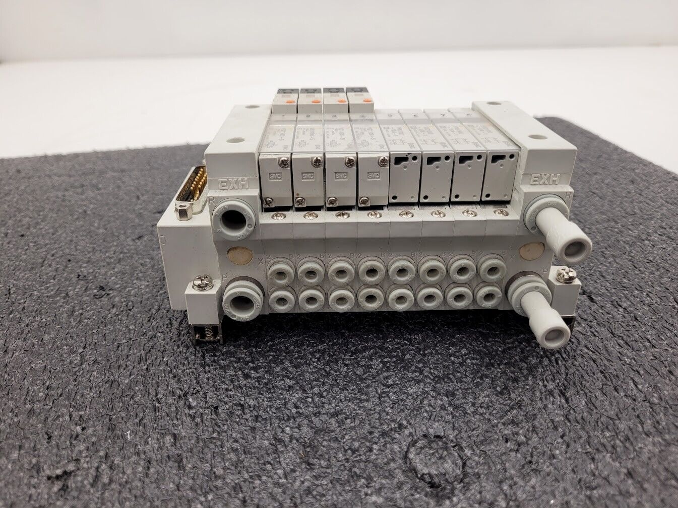 3x SMC Pneumatic Valve Block Solenoid Manifold 24VDC 38 Valves Total Lot D