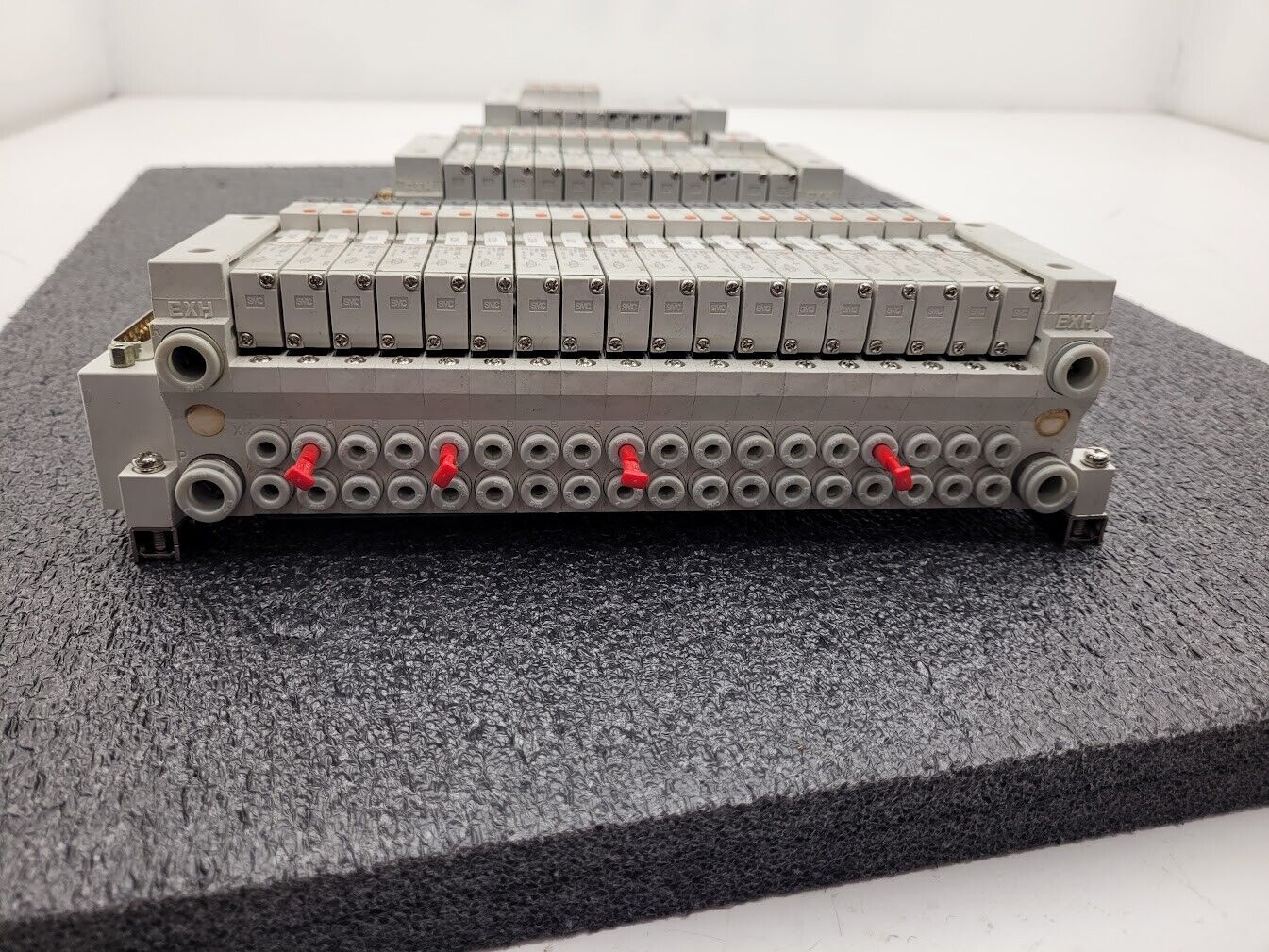 3x SMC Pneumatic Valve Block Solenoid Manifold 24VDC 38 Valves Total Lot D