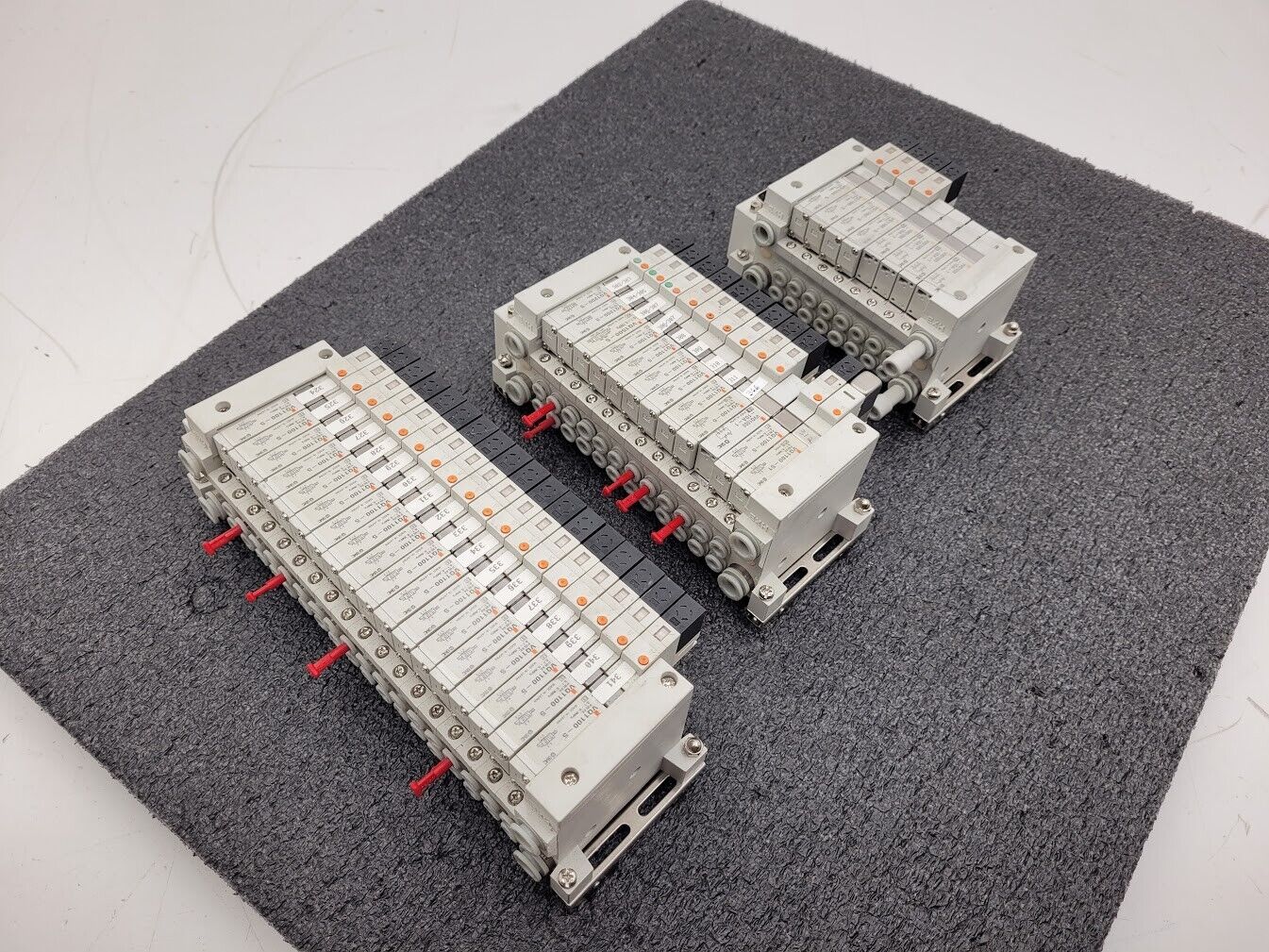 3x SMC Pneumatic Valve Block Solenoid Manifold 24VDC 38 Valves Total Lot D