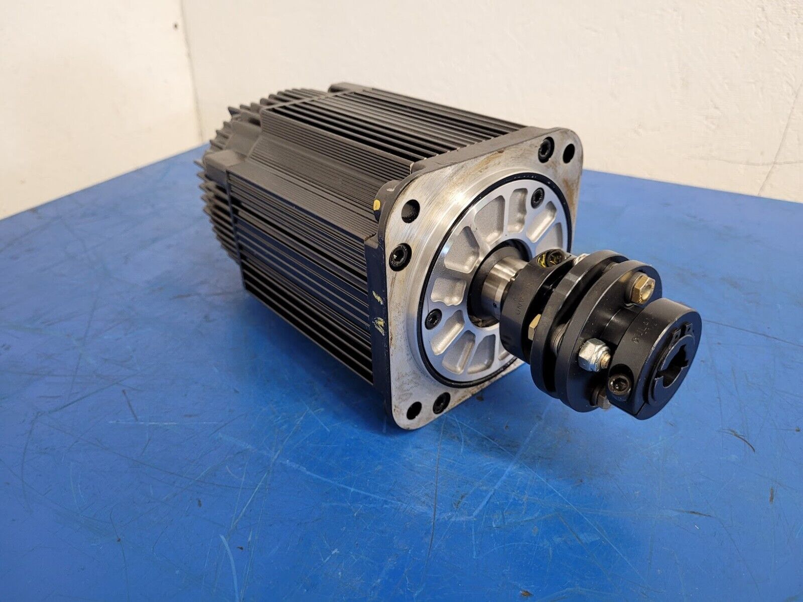 2005 Hass YASKAWA SGMG-13A2ABC AC Brushless Servo Motor 200V w/ Brake A