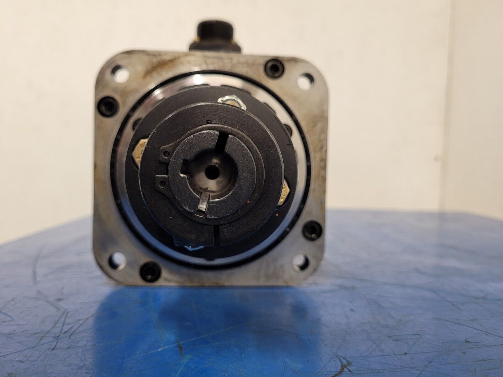 2005 Hass YASKAWA SGMG-13A2ABC AC Brushless Servo Motor 200V w/ Brake A