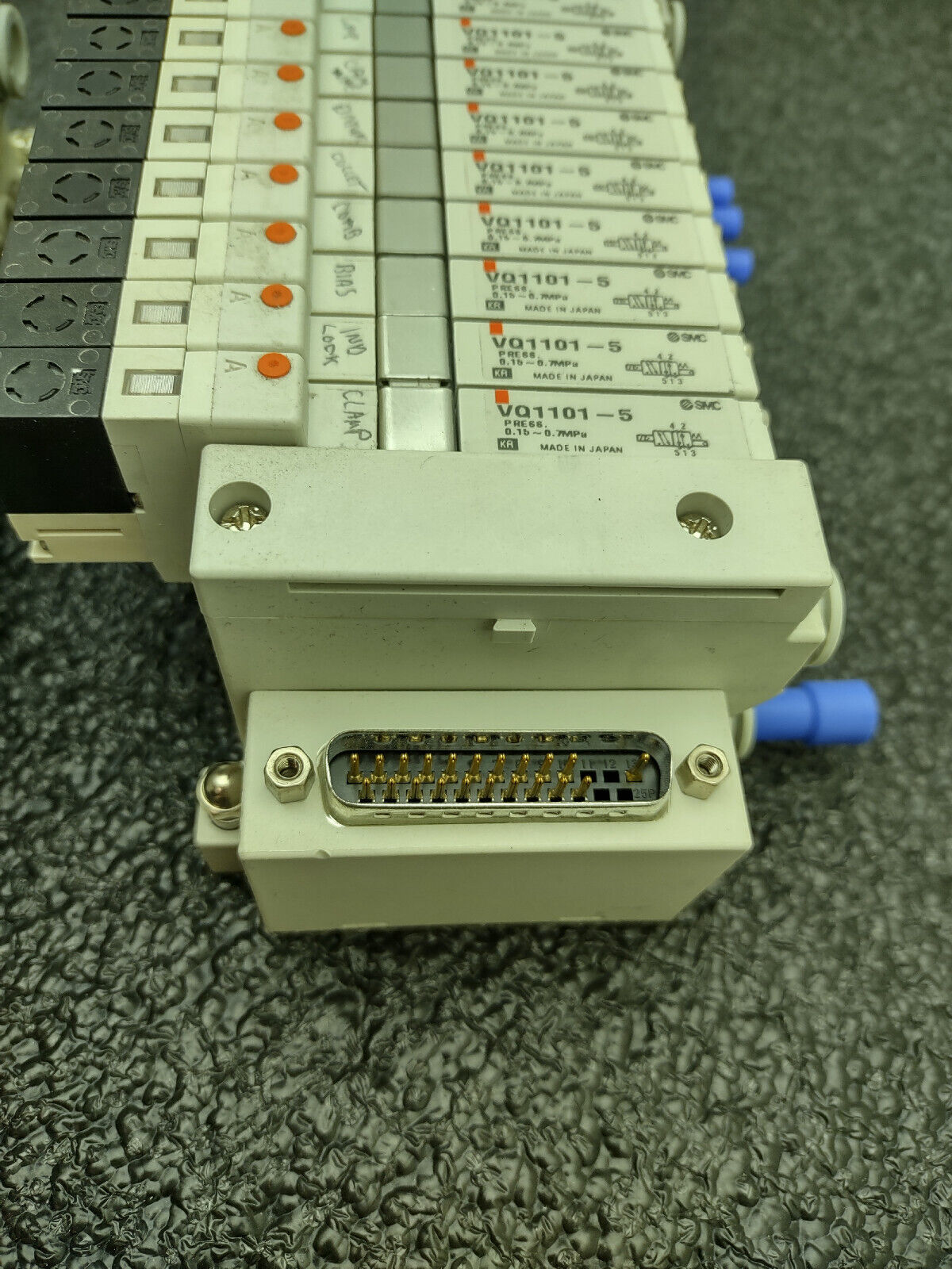 3x SMC Pneumatic Valve Block Solenoid Manifold 24VDC 26 Valves Total Lot E