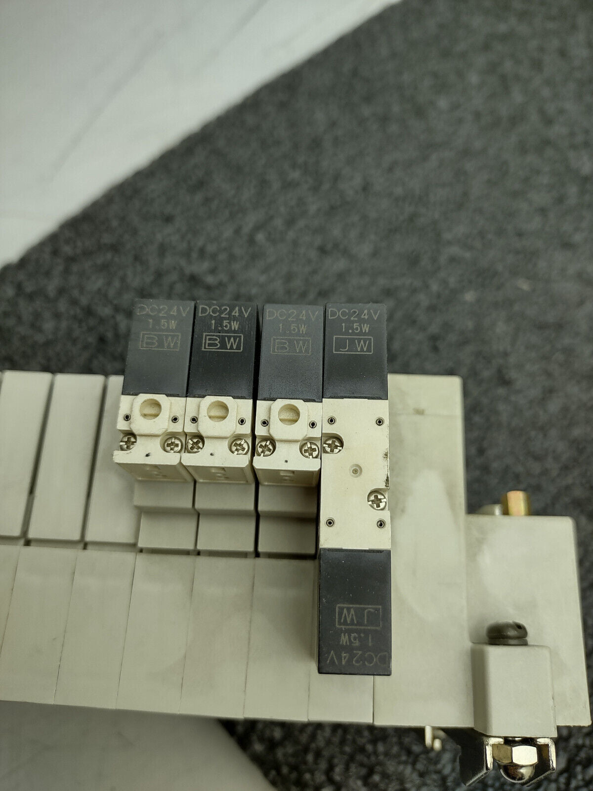 3x SMC Pneumatic Valve Block Solenoid Manifold 24VDC 26 Valves Total Lot E