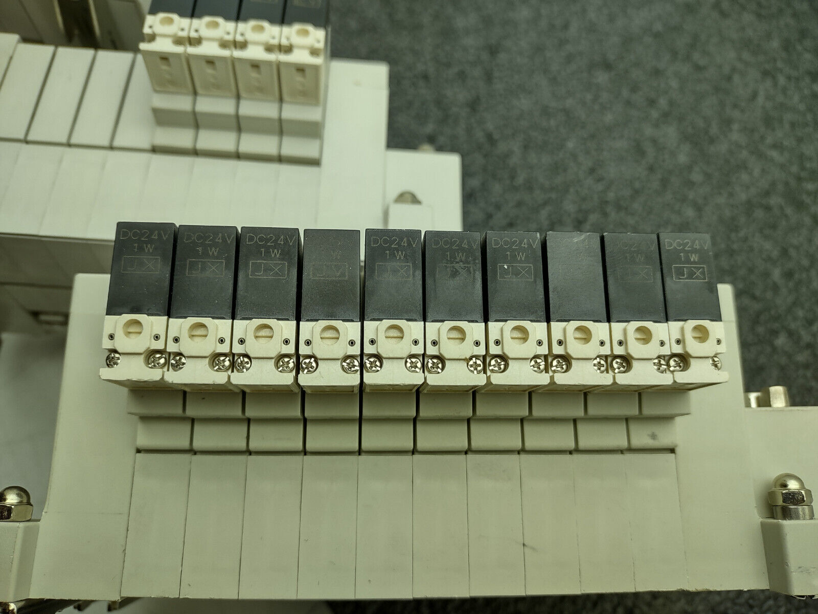 3x SMC Pneumatic Valve Block Solenoid Manifold 24VDC 26 Valves Total Lot E