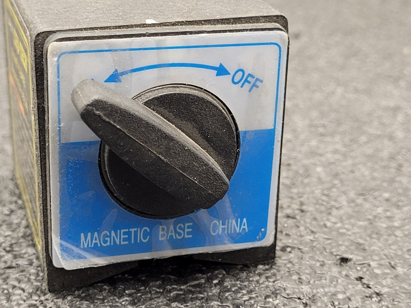 13x CEN-TECH 5646 Magnetic Base Multi Position Magnet On/Off Micrometer Holder