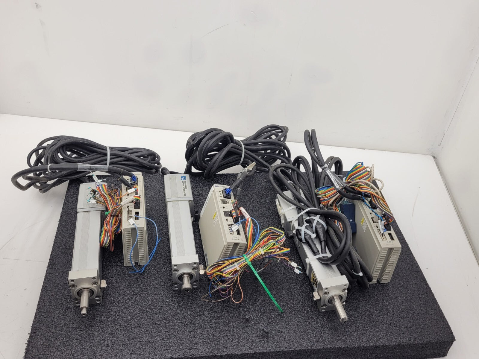 3x IAI ROBO CYLINDER Linear Actuator RC-RSW-H-100-S-SP w/ RCA-S-RSW Controllers