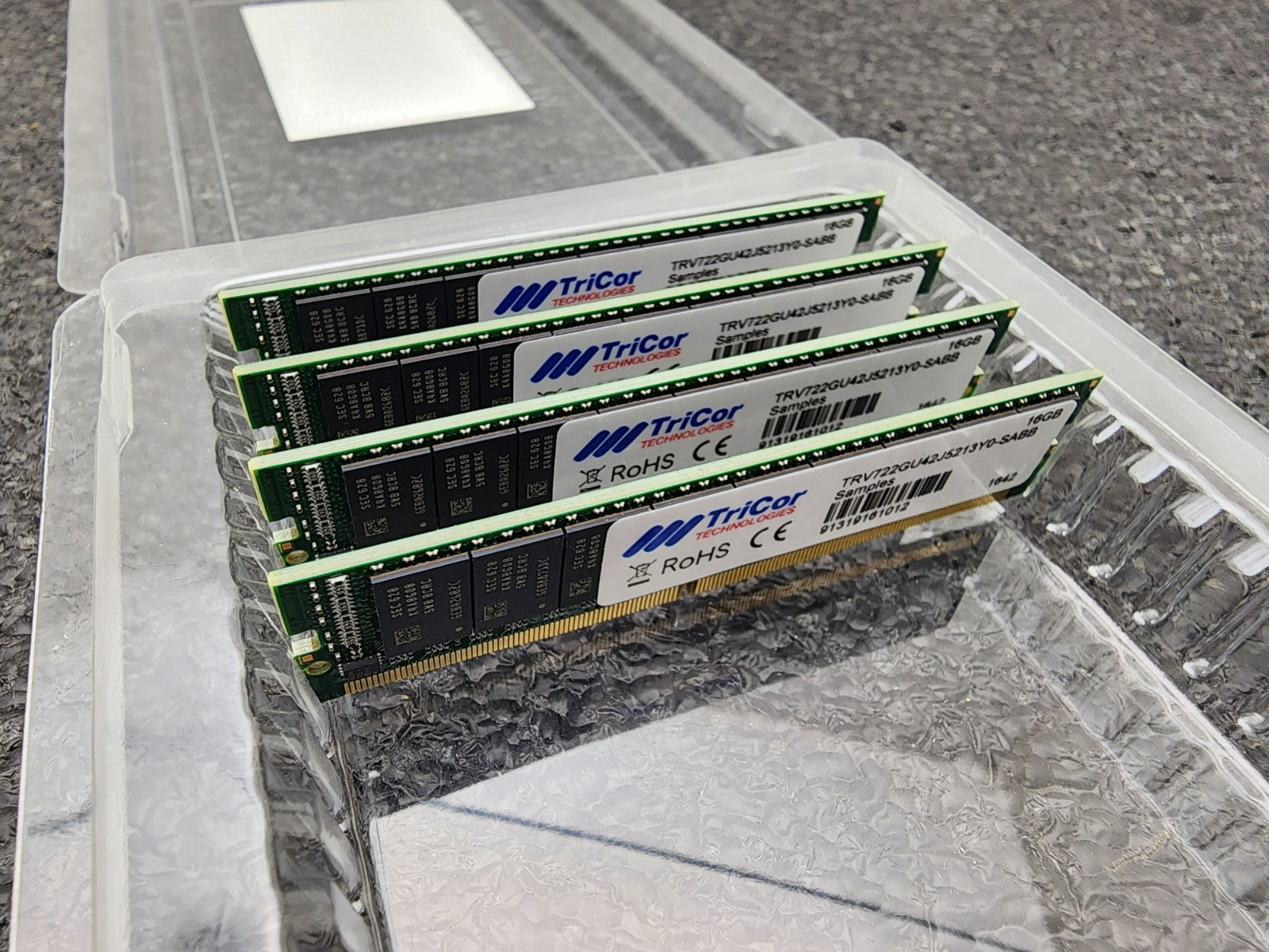 4x TriCore 16GB SO-DIMM Low Profile ECC RAM  Memory DDR4 TRV722GU42J5213Y0-SABB