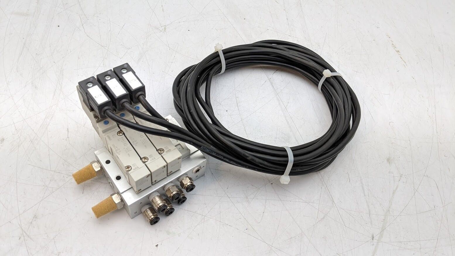 3x SMC SY5140-5DZ Base Mount Solenoid Valves 0.15~0.7MPa 5 Port 2 Position 24VDC