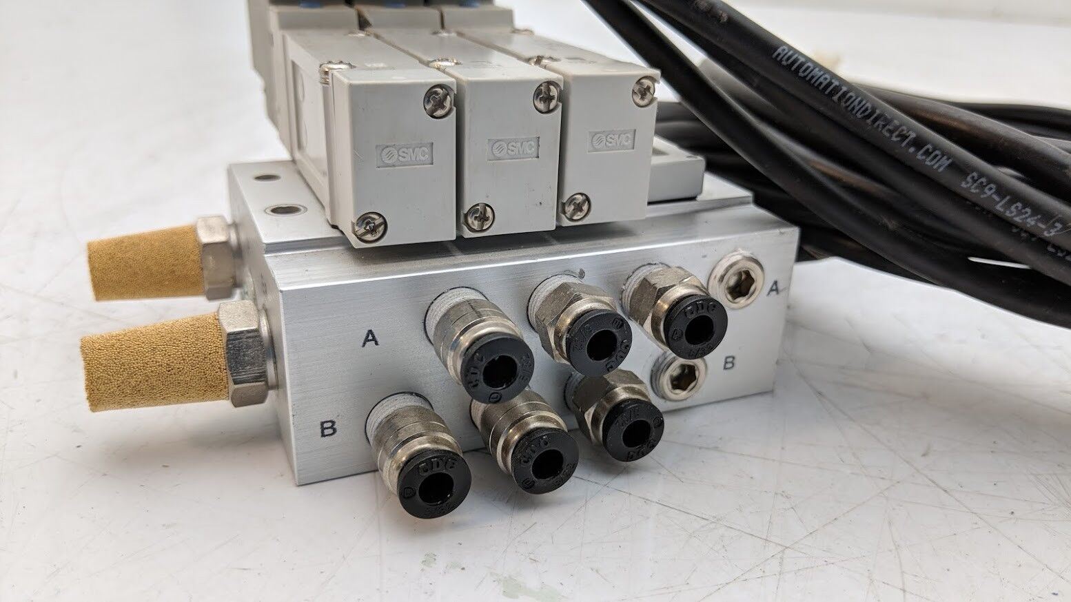 3x SMC SY5140-5DZ Base Mount Solenoid Valves 0.15~0.7MPa 5 Port 2 Position 24VDC