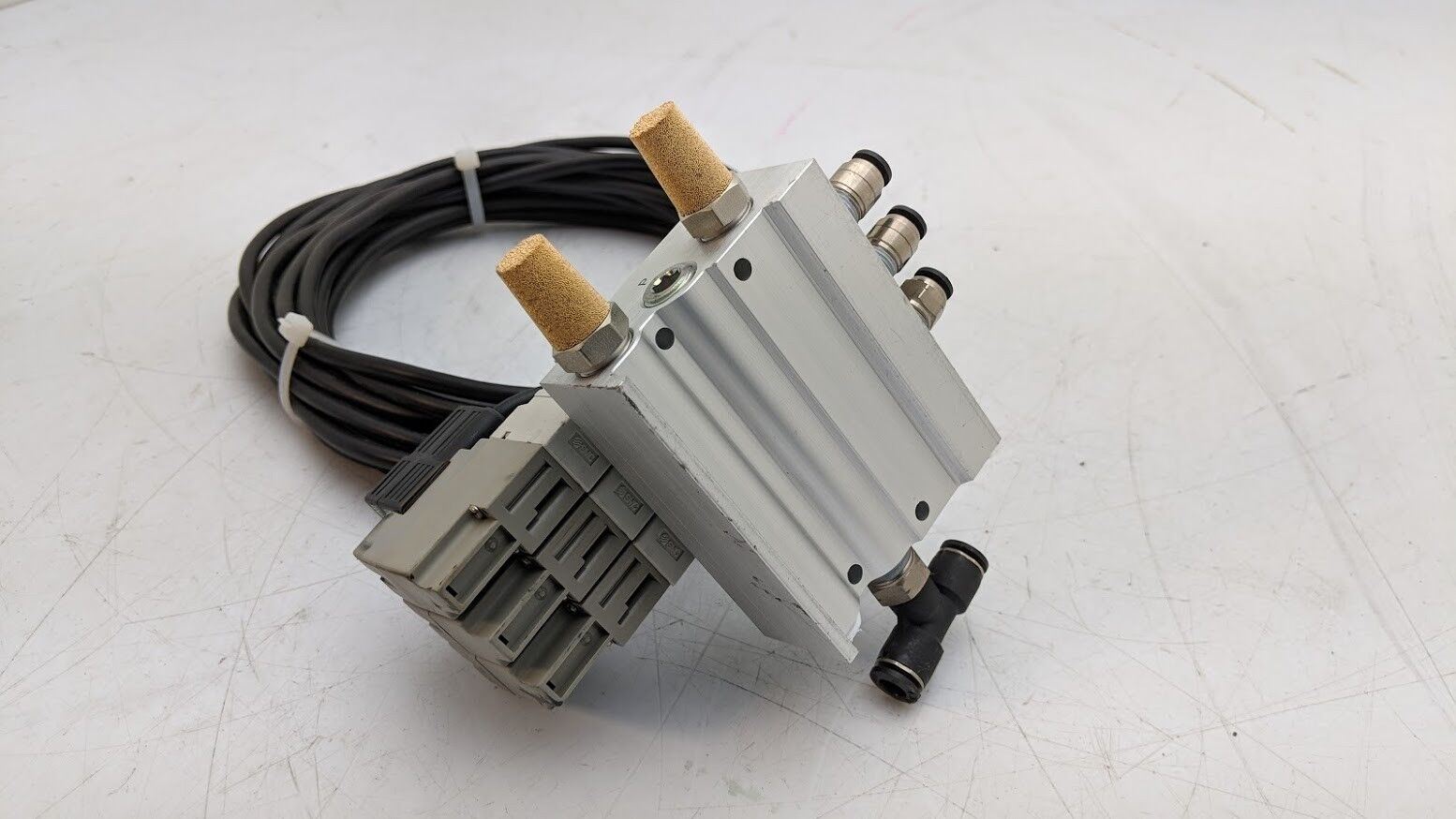 3x SMC SY5140-5DZ Base Mount Solenoid Valves 0.15~0.7MPa 5 Port 2 Position 24VDC