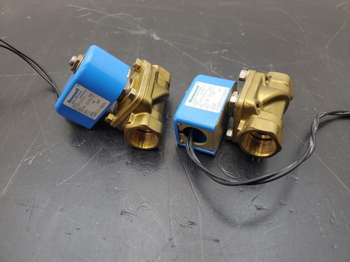 2x HONEYWELL Brass Solenoid Valve 2-Way 120VAC 0-230PSI 10W 705N6A1A