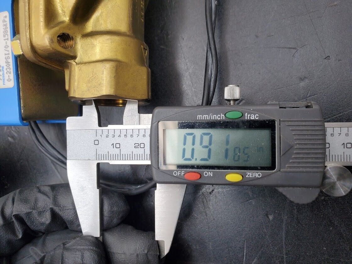 2x HONEYWELL Brass Solenoid Valve 2-Way 120VAC 0-230PSI 10W 705N6A1A