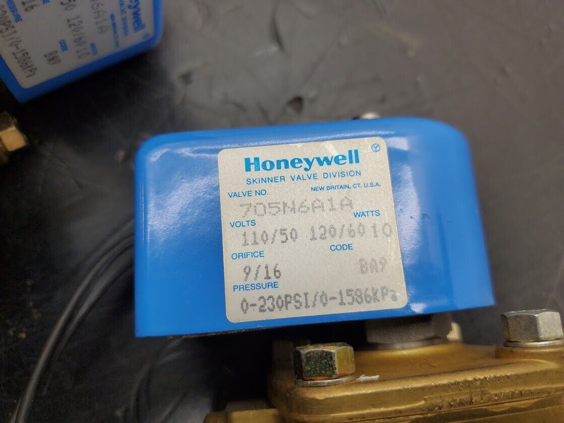 2x HONEYWELL Brass Solenoid Valve 2-Way 120VAC 0-230PSI 10W 705N6A1A