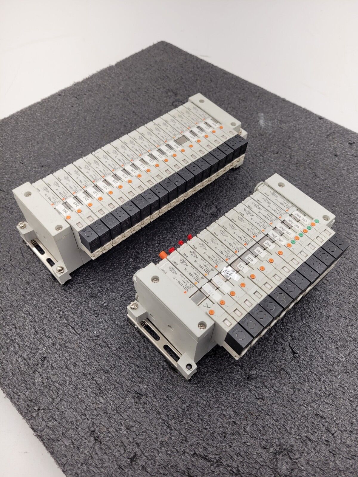 2x SMC Valve Block Solenoid Manifold VQ1200-5 VQ1100-5 24VDC 30 Valves Lot C