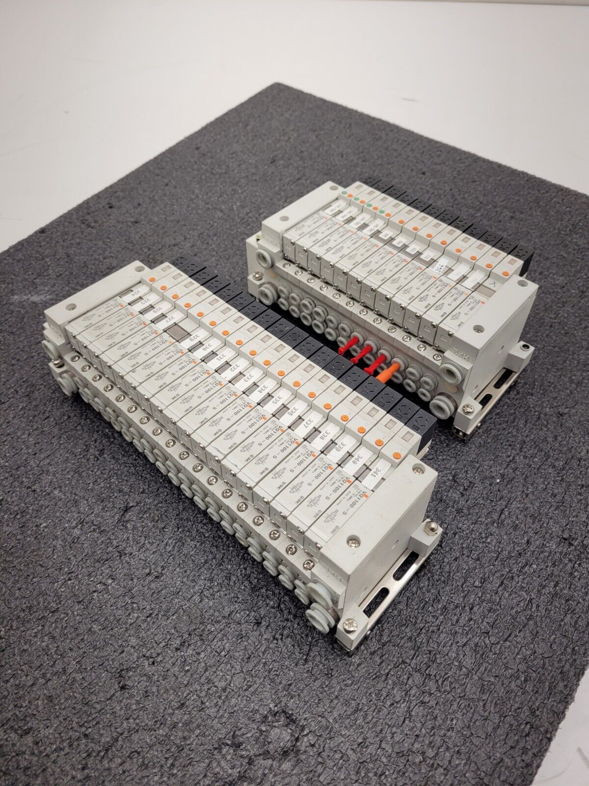 2x SMC Valve Block Solenoid Manifold VQ1200-5 VQ1100-5 24VDC 30 Valves Lot C