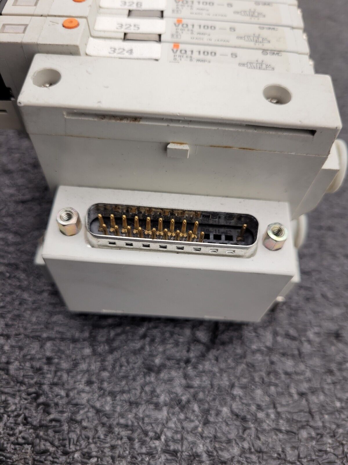 2x SMC Valve Block Solenoid Manifold VQ1200-5 VQ1100-5 24VDC 30 Valves Lot C