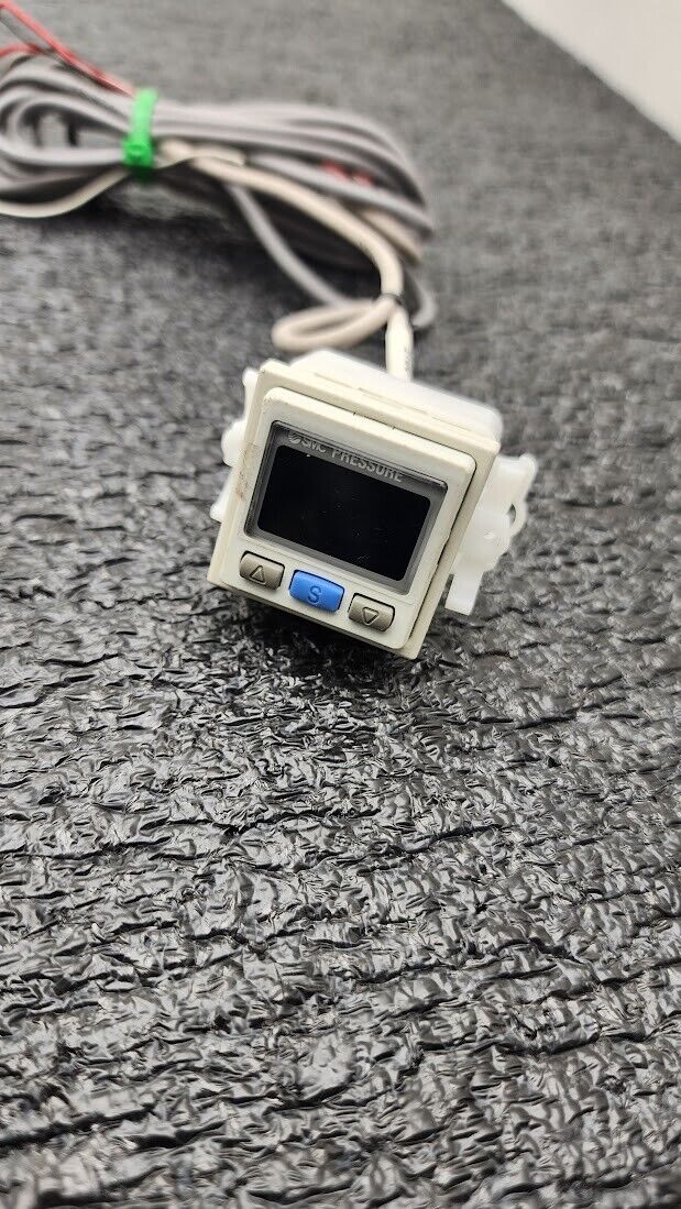 3x SMC Pneumatic Valve Block Solenoid Manifold 24VDC 17 Valves Total Lot H