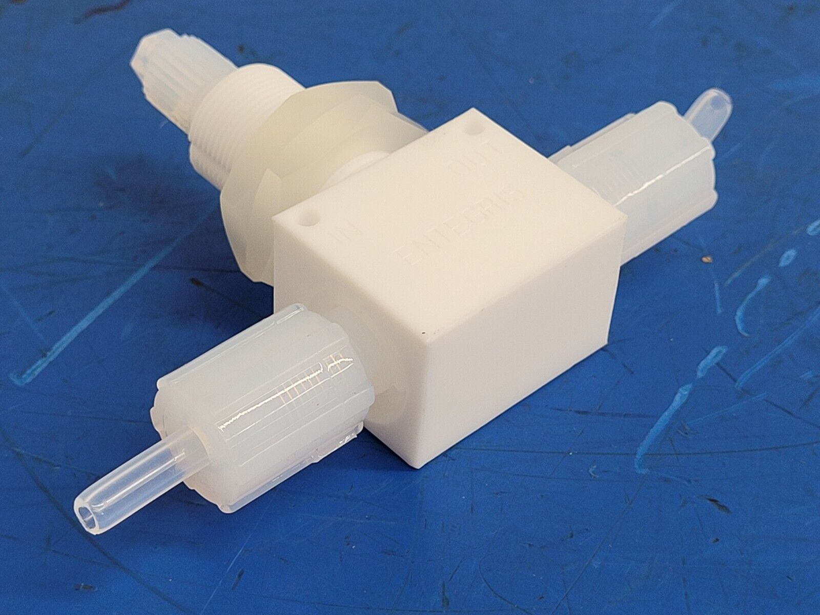 2x Entegris Fluoroware NV410-04F-1  Manual Regulator Valve 1/4" Flaretek Fitting