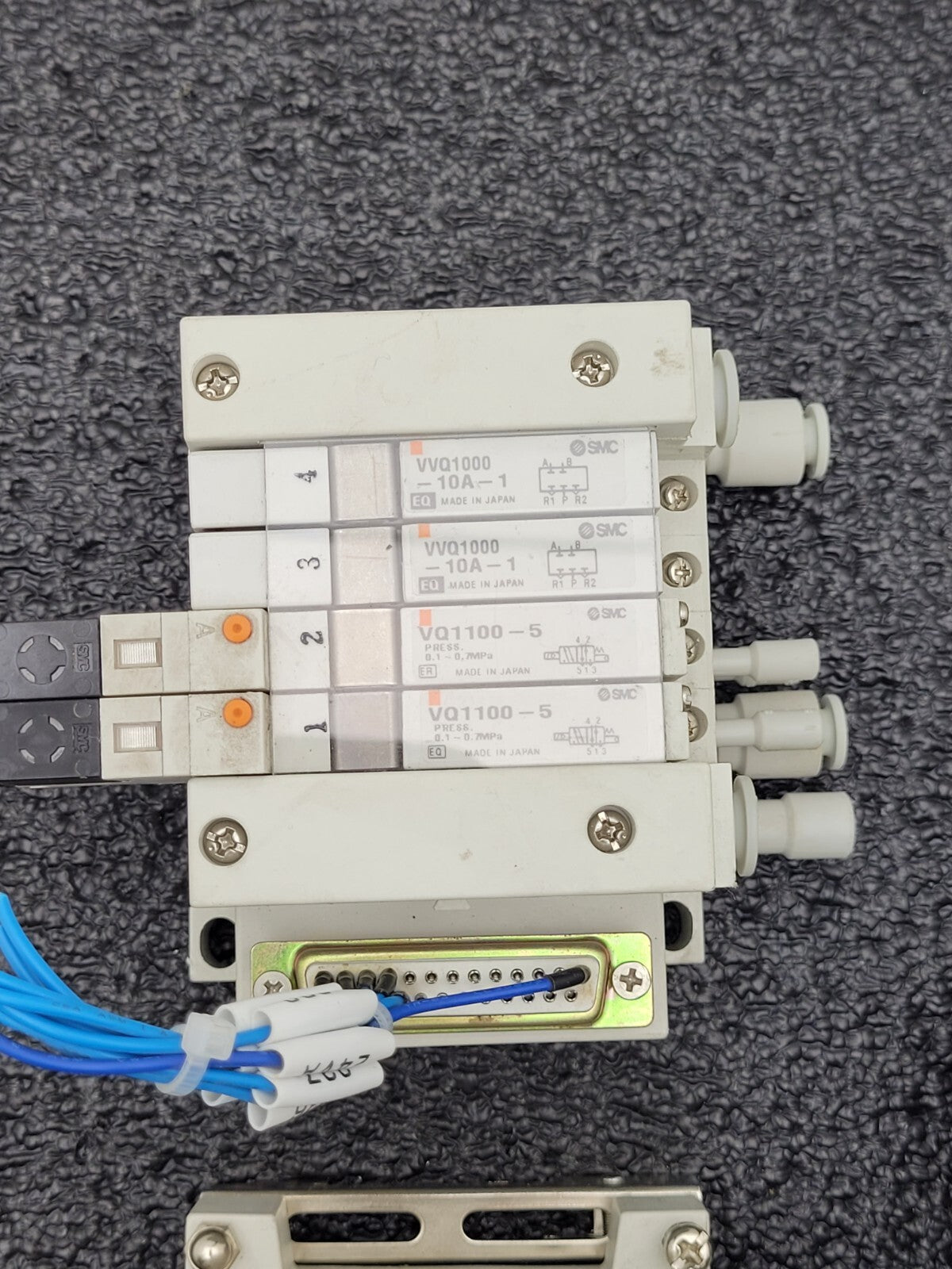 4x SMC Pneumatic Valve Block Solenoid Manifold 24VDC 26 Valves Total Lot E DB25