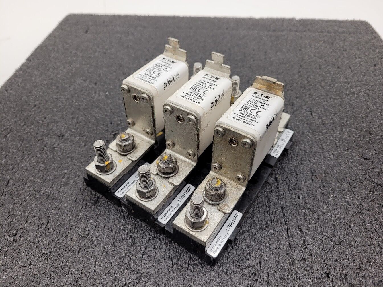 3x Bussmann 170M4833 High Speed Square Body Fuse + Holder 200A 1000VAC 170H1007