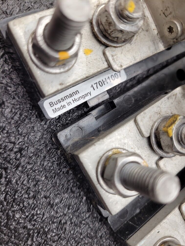 3x Bussmann 170M4833 High Speed Square Body Fuse + Holder 200A 1000VAC 170H1007