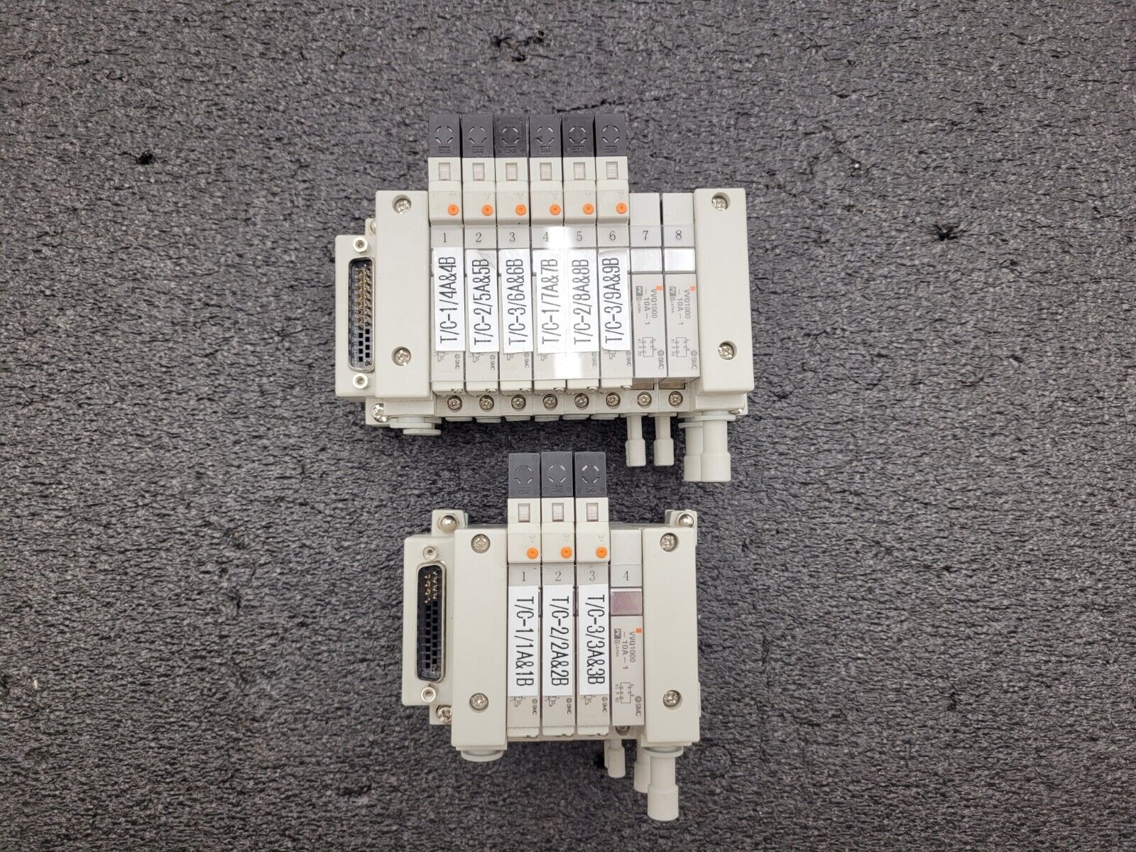 2x SMC Pneumatic Valve Block Solenoid Manifold 24VDC 12 Valves Total Lot E