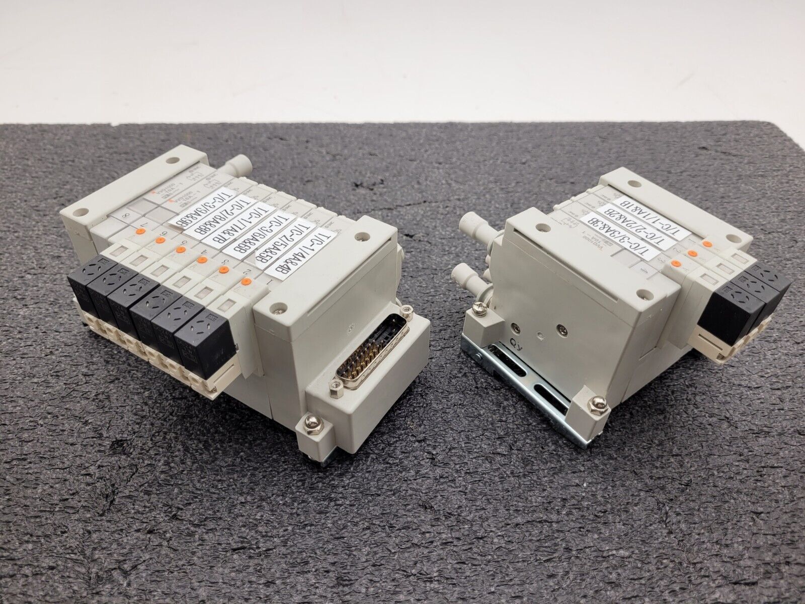 2x SMC Pneumatic Valve Block Solenoid Manifold 24VDC 12 Valves Total Lot E