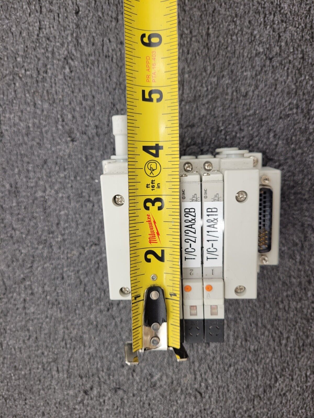 2x SMC Pneumatic Valve Block Solenoid Manifold 24VDC 12 Valves Total Lot E