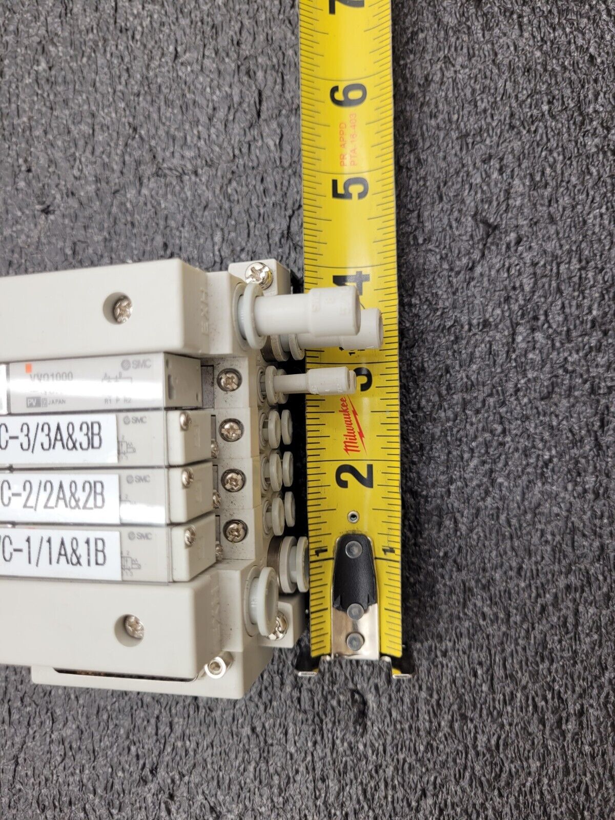 2x SMC Pneumatic Valve Block Solenoid Manifold 24VDC 12 Valves Total Lot E