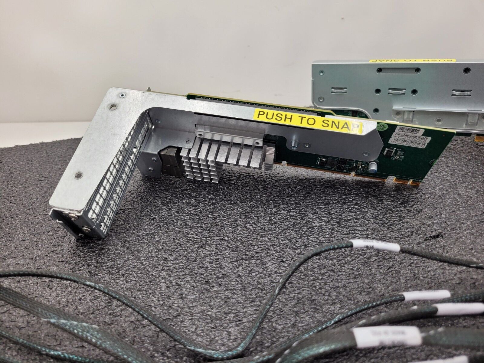 2x SuperMicro Riser Boards and 8x OCuLink Cables AOC-2UR6N4-i4XT and RSC-U2N4-6