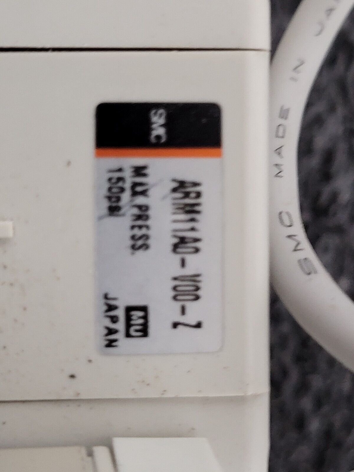 2x SMC DIN Rail Mount Pressure Regulator Blocks 6x regulators ARM11CB0-R00-A1Z