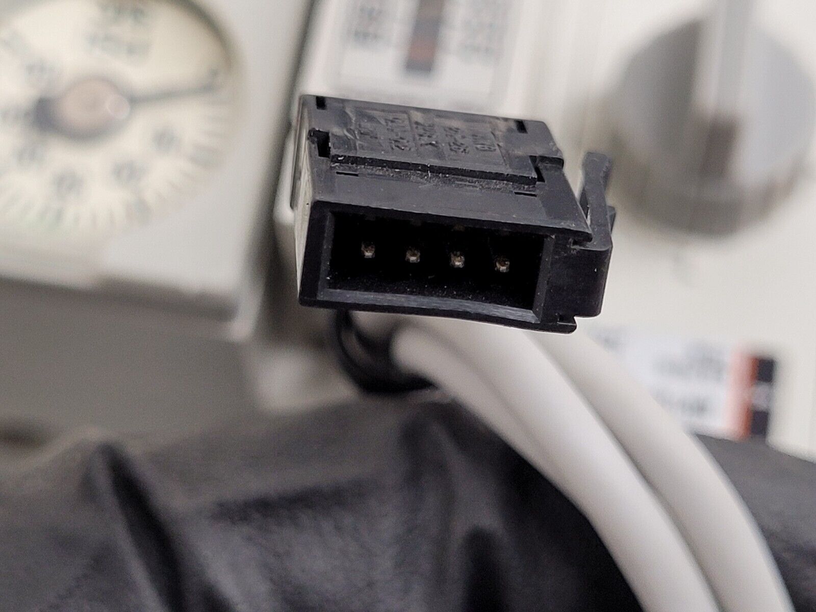 2x SMC DIN Rail Mount Pressure Regulator Blocks 6x regulators ARM11CB0-R00-A1Z