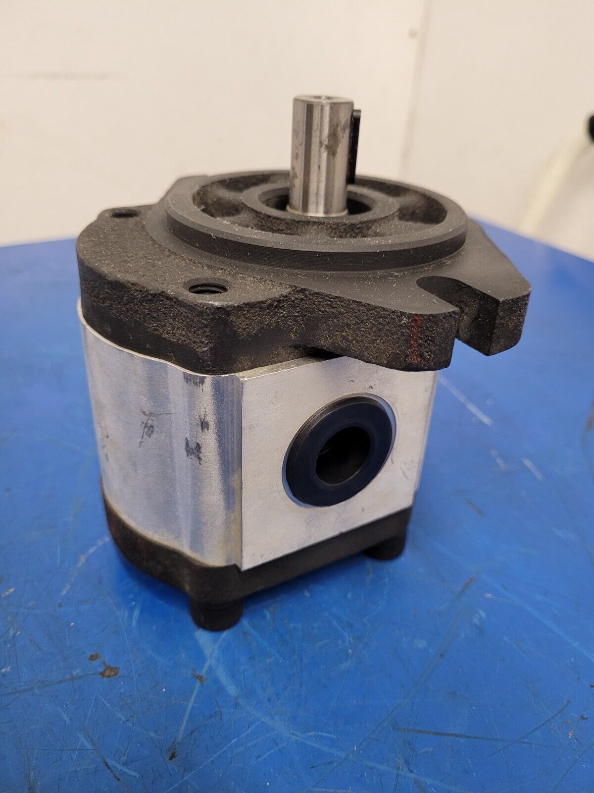 0.48 cu in Dynamic GPF2008PC Hydraulic Pump Some Corrosion On Gears 71010