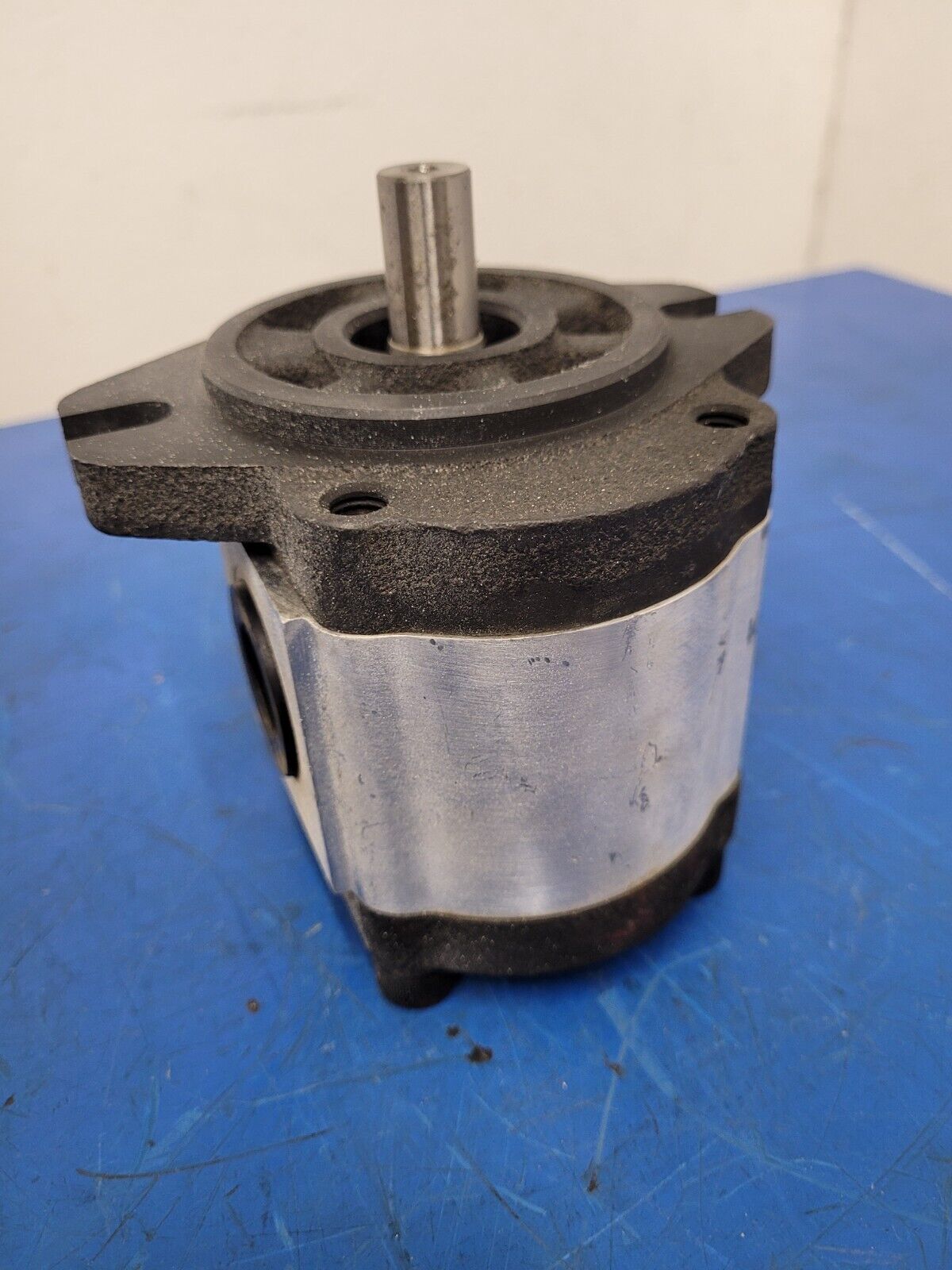0.48 cu in Dynamic GPF2008PC Hydraulic Pump Some Corrosion On Gears 71010