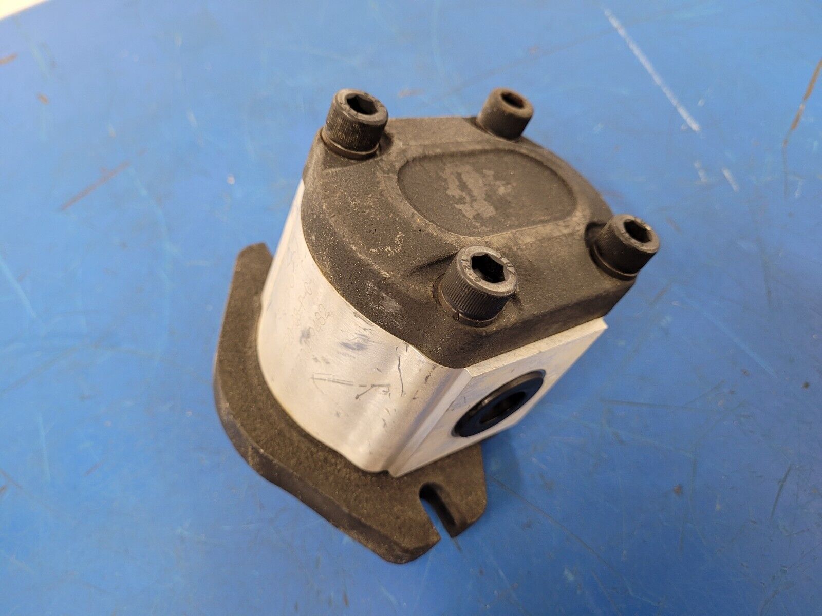 0.48 cu in Dynamic GPF2008PC Hydraulic Pump Some Corrosion On Gears 71010