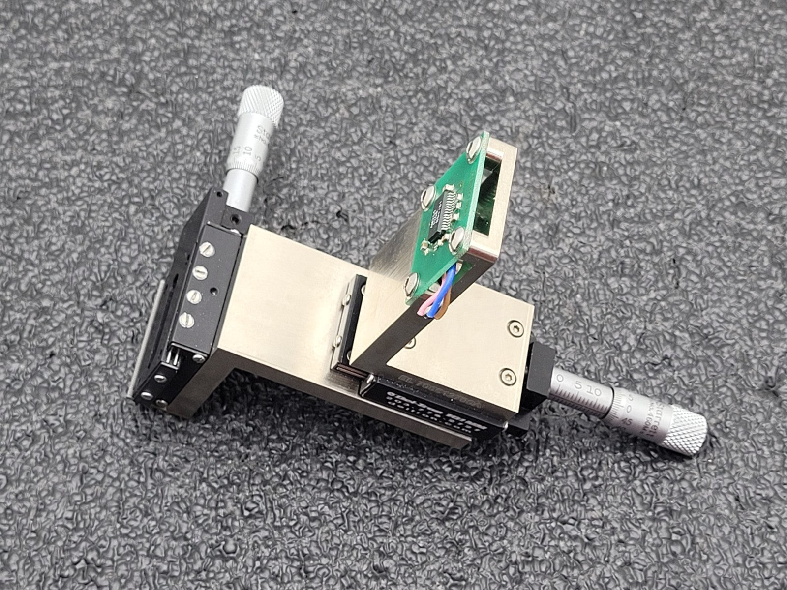 2x Del-Tron 101MM Micrometer Positioning Stage 13mm Travel 1.8kg Load, M2 Holes