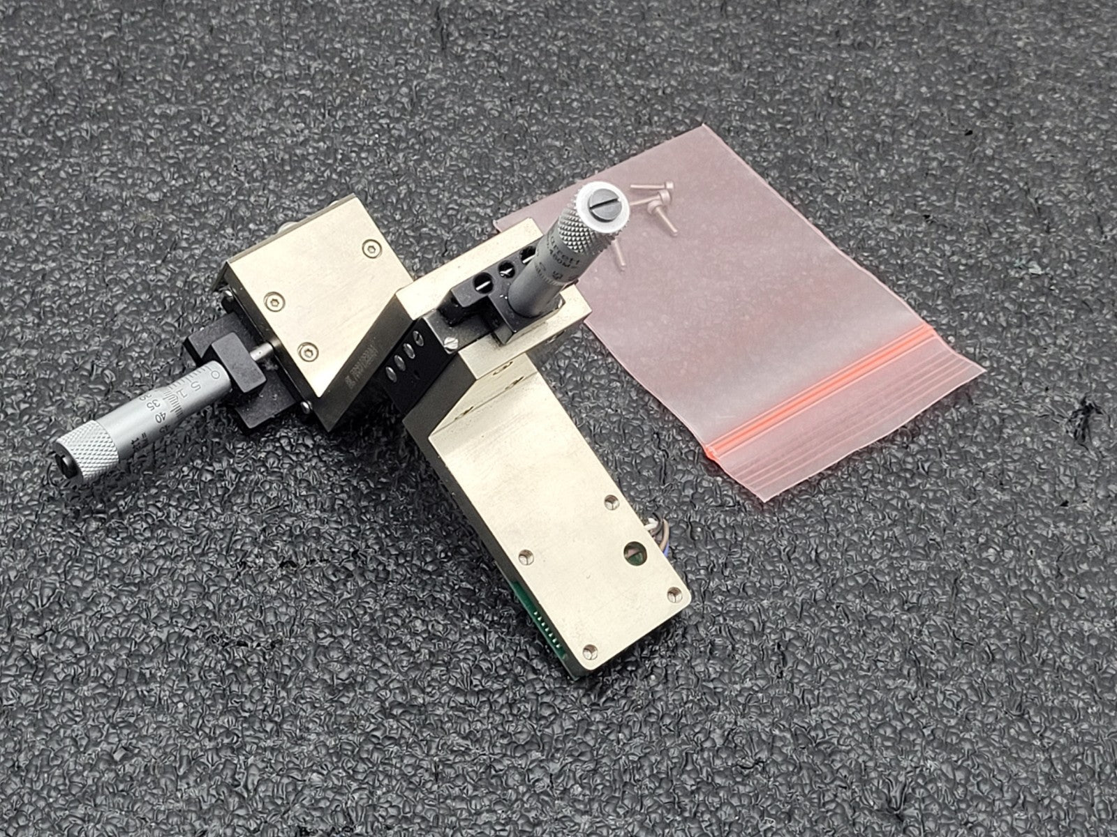 2x Del-Tron 101MM Micrometer Positioning Stage 13mm Travel 1.8kg Load, M2 Holes