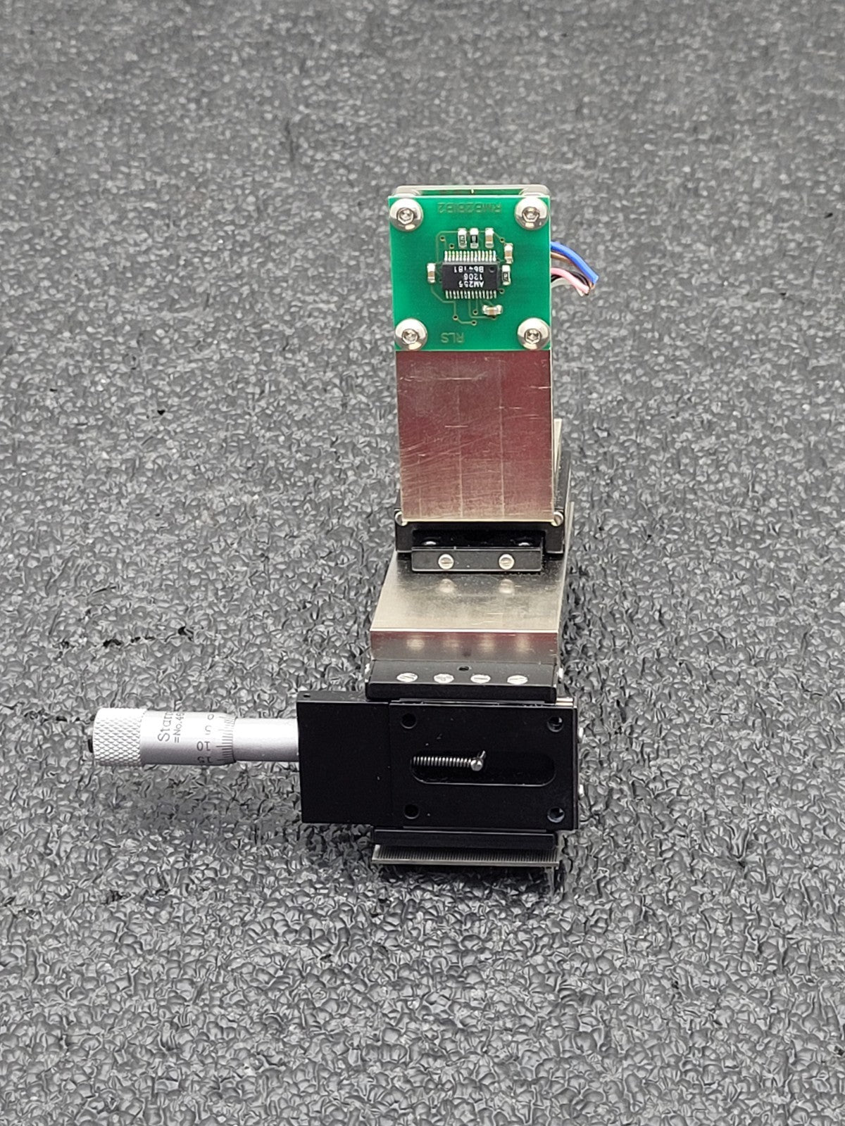2x Del-Tron 101MM Micrometer Positioning Stage 13mm Travel 1.8kg Load, M2 Holes