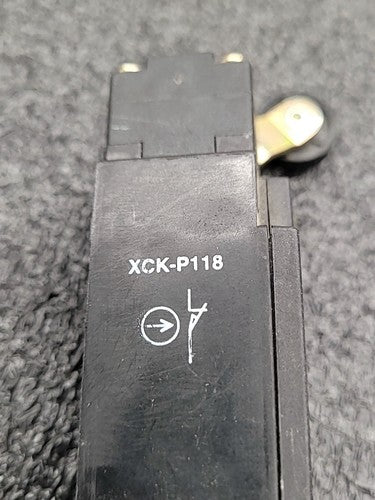Lot 4 Limit Switches Schmersal TV10H Telemecanique XCKP Pizzato FF 4815 KDM