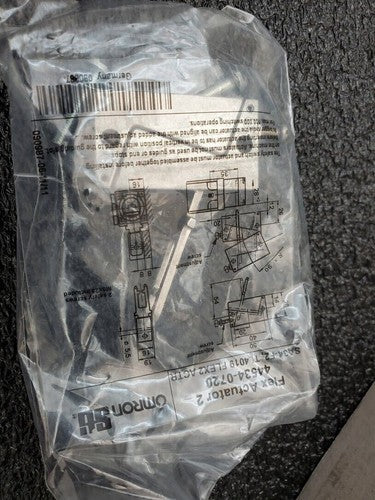OMRON STI TL4019-40243F2M TL4019-4 24V FLX2 ACT 44534-0650 NEW Safety Interlock
