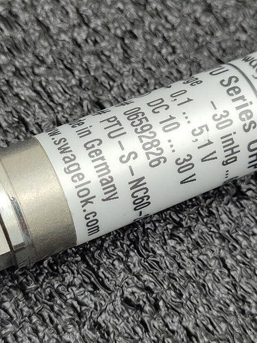 Swagelok UHP PTU-S-NC60-23AC Ultra High Purity High Vacuum / Pressure Transducer