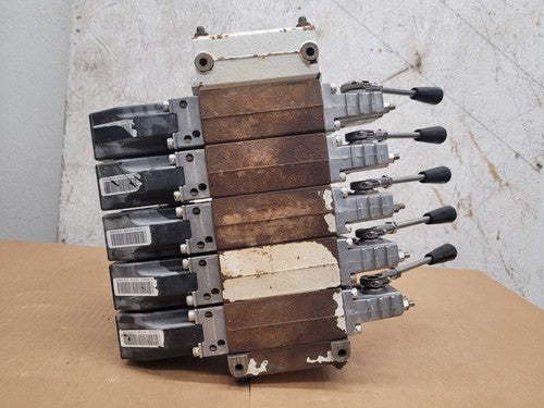 Danfoss PVG32 5 x Proportional Hydraulic Servo + Manual Valve  157B4292 Unit [D]