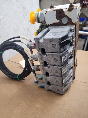Danfoss PVG32 5 x Proportional Hydraulic Servo + Manual Valve  157B4292 Unit [D]