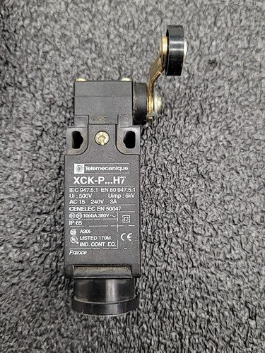 Lot 4 Limit Switches Schmersal TV10H Telemecanique XCKP Pizzato FF 4815 KDM