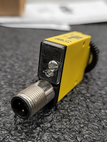 Banner SM312CV2QD MINI-BEAM Photoelectric Sensor Convergent Red LED 26903
